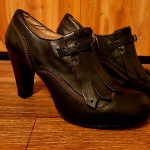 FRYE Miranda Kiltie Leather Oxford